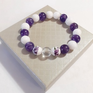Ametiszt-tejkvarc ásvány karkötő - ékszer - karkötő - gyöngyös karkötő - Meska.hu
