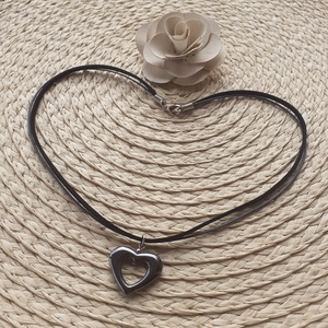 Hematit szív medálos nyaklánc - ékszer - nyaklánc - medálos nyaklánc - Meska.hu