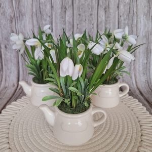 Élethű hóvirág kerámia kancsóban - Meska.hu