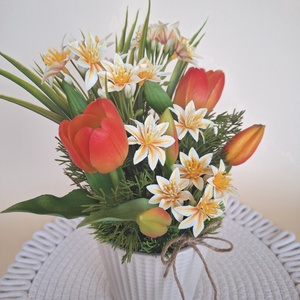 Tavaszi tulipános dekoráció - otthon & életmód - dekoráció - asztal és polc dekoráció - asztaldísz - Meska.hu