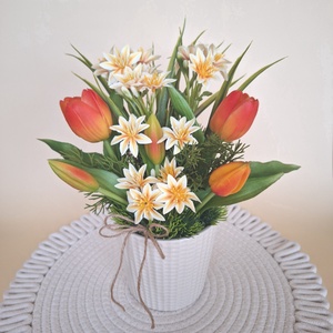 Tavaszi tulipános dekoráció - otthon & életmód - dekoráció - asztal és polc dekoráció - asztaldísz - Meska.hu