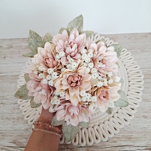 Asztaldísz dáliákkal-púder - otthon & életmód - dekoráció - asztal és polc dekoráció - asztaldísz - Meska.hu