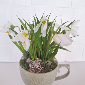 Bögrés dekoráció hóvirágokkal - otthon & életmód - dekoráció - asztal és polc dekoráció - asztaldísz - Meska.hu