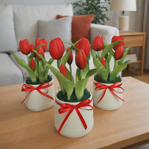 Élethű tulipánok kerámia kaspóban-piros - Meska.hu