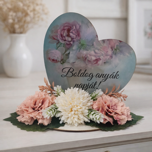 Anyák napi szív tábla selyemvirágokkal díszítve, Otthon & Életmód, Virágdekoráció, Virágdíszek, Asztali virágdísz, , MESKA