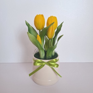 Élethű tulipánok kerámia kaspóban-sárga - otthon & életmód - virágdekoráció - virágdíszek - virágdísz kaspóban - Meska.hu