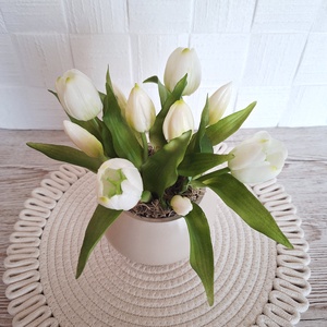 Tulipánok kerámia gömb kaspóban-fehér - otthon & életmód - dekoráció - asztal és polc dekoráció - asztaldísz - Meska.hu