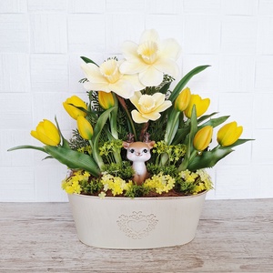 Tavaszi asztaldísz bájos őzikével - otthon & életmód - virágdekoráció - virágdíszek - virágdísz kaspóban - Meska.hu