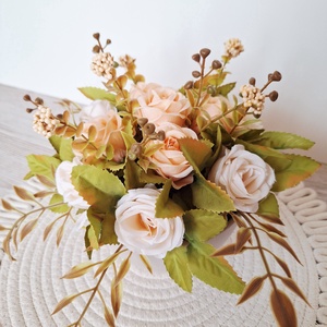 Asztaldísz rózsákkal - otthon & életmód - virágdekoráció - virágdíszek - asztali virágdísz - Meska.hu