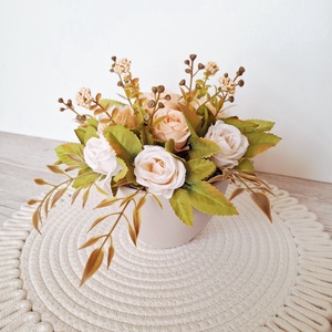 Asztaldísz rózsákkal - otthon & életmód - virágdekoráció - virágdíszek - asztali virágdísz - Meska.hu