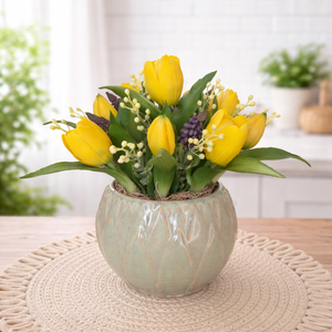 Tavaszi asztaldísz tulipánokkal - Meska.hu