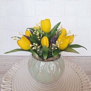 Tavaszi asztaldísz tulipánokkal - otthon & életmód - dekoráció - asztal és polc dekoráció - asztaldísz - Meska.hu