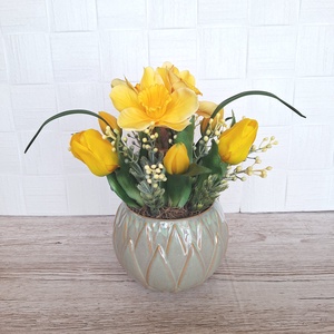 Tavaszi asztaldísz tulipánokkal és nárciszokkal - otthon & életmód - dekoráció - asztal és polc dekoráció - asztaldísz - Meska.hu