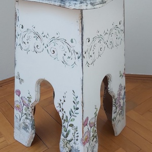 Fehér hokedli, Otthon & Életmód, Bútor, Más bútor, Decoupage, transzfer és szalvétatechnika, Famegmunkálás, MESKA