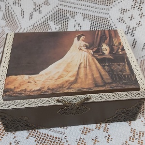 Sisi/Sissi/Erzsébet királyné díszdoboz/teás doboz/kávés doboz/teafilteres, Otthon & Életmód, Dekoráció, Asztal és polc dekoráció, Díszdoboz, Decoupage, transzfer és szalvétatechnika, Papírművészet, MESKA