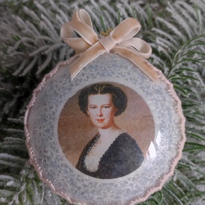 Sisi / Erzsébet királyné arcképével díszített medalion karácsonyfadíszek, Karácsony, Karácsonyi lakásdekoráció, Karácsonyfadíszek, Decoupage, transzfer és szalvétatechnika, MESKA