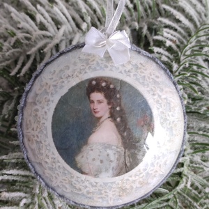 Sisi / Erzsébet királyné arcképével díszített medalion karácsonyfadíszek - karácsony - karácsonyi lakásdekoráció - karácsonyfadíszek - Meska.hu