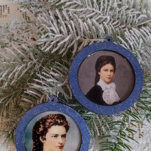 Erzsébet királyné / Sisi arcképével díszített karácsonyfadísz - karácsony - karácsonyi lakásdekoráció - karácsonyfadíszek - Meska.hu