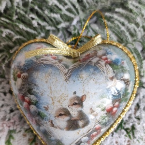 Szív alakú karácsonyfadísz bájos képekkel - karácsony - karácsonyi lakásdekoráció - karácsonyfadíszek - Meska.hu