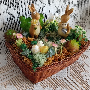 Kertészkedő nyuszik - húsvéti asztaldísz, Ünnepi díszek, dekorációk, Húsvéti díszek és dekorációk, Húsvéti asztaldíszek, Virágkötés, Festett tárgyak, MESKA