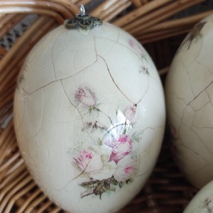 Kifújt lúdtojások rózsás díszítéssel - ünnepi díszek, dekorációk - húsvéti díszek és dekorációk - húsvéti tojás, hímestojás - Meska.hu