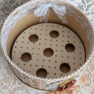 Egyedi, kör alakú vintage tojástartó - ünnepi díszek, dekorációk - húsvéti díszek és dekorációk - húsvéti tojástartó - Meska.hu