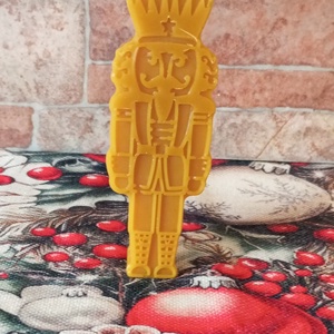 Diótörő méhviaszból , Karácsony, Karácsonyi lakásdekoráció, Karácsonyi illatgyertya, mécses, , MESKA