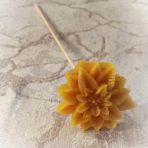 Apró mikulás virág szárral méhviaszból  - otthon & életmód - dekoráció - virágdísz és tartó - virágbox, virágdoboz - Meska.hu