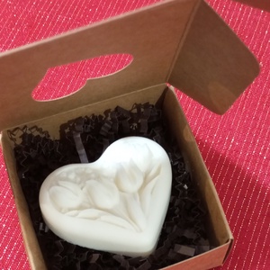 Tulipános méhviaszos szappan  - szépségápolás - szappan & fürdés - kézműves szappan - Meska.hu