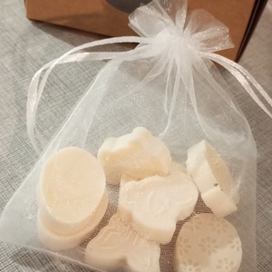 Méhviaszos szappan  - Meska.hu