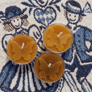 Pillangós teamécses méhviaszból , Otthon & Életmód, Vallás, Temetkezési tárgy, Temetői gyertyák, mécsesek, , MESKA