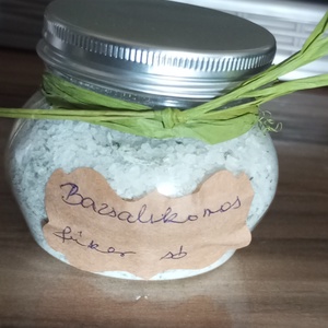 Bazsalikomos fűszer só  - Meska.hu
