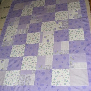 Lila patchwork takaró 20x20cm-es kockákból, falvédő - otthon & életmód - lakástextil - ágytakaró - Meska.hu