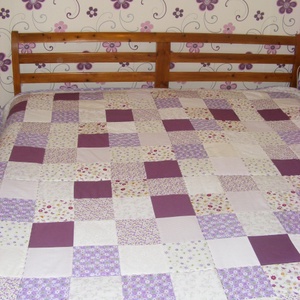 Patchwork takaró, lila-padlizsán, kisvirágos, nagy méretű - otthon & életmód - lakástextil - falvédő - Meska.hu