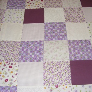 Patchwork takaró, lila-padlizsán, kisvirágos, nagy méretű - otthon & életmód - lakástextil - falvédő - Meska.hu