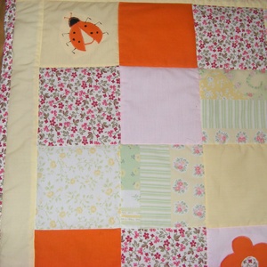 Patchwork takaró, falvédő virágokkal, pillangókkal névre szóló - otthon & lakás - lakástextil - falvédő - Meska.hu Patchwork takaró, falvédő virágokkal, pillangókkal névre szóló - otthon & lakás - lakástextil - falvédő - Meska.hu
