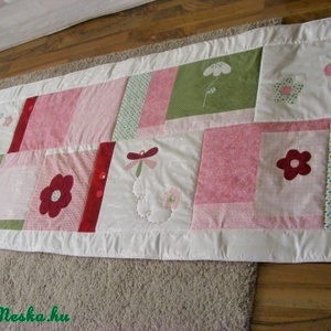 patchwork falvédő, pillangóval, virágokkal - otthon & lakás - babaszoba, gyerekszoba - falvédő gyerekszobába - Meska.hu