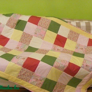 Zöld-sárga-rózsaszín,patchwork takaró 16x16cm-es kockákból, falvédőnek is alk. - otthon & lakás - babaszoba, gyerekszoba - babatakaró, gyerek pléd - Meska.hu