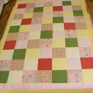 Zöld-sárga-rózsaszín,patchwork takaró 16x16cm-es kockákból, falvédőnek is alk. - otthon & lakás - babaszoba, gyerekszoba - babatakaró, gyerek pléd - Meska.hu