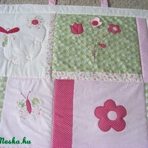 patchwork falvédő, pillangóval, virágokkal - otthon & életmód - babaszoba, gyerekszoba - falvédő gyerekszobába - Meska.hu