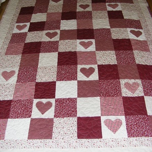 patchwork takaró apró kockákból, szívecskékkel diszítve, country stílusban, Otthon & Életmód, Lakástextil, Ágytakaró, Varrás, Patchwork, foltvarrás, MESKA
