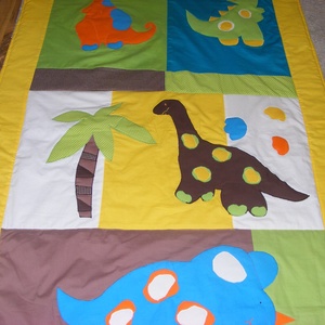 Dinós patchwork falvédő, takaró - otthon & életmód - babaszoba, gyerekszoba - falvédő gyerekszobába - Meska.hu