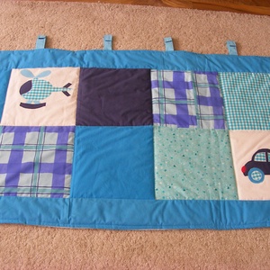 patchwork falvédő járművekkel kék - otthon & életmód - babaszoba, gyerekszoba - falvédő gyerekszobába - Meska.hu