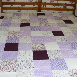 Patchwork takaró, lila-padlizsán, kisvirágos, nagy méretű - otthon & életmód - lakástextil - ágytakaró - Meska.hu