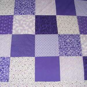 Patchwork falvédő, lila-padlizsán, kisvirágos, - otthon & életmód - lakástextil - falvédő - Meska.hu