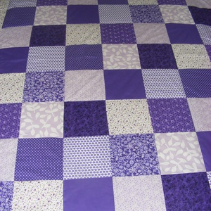 Patchwork falvédő, lila-padlizsán, kisvirágos, - otthon & életmód - lakástextil - falvédő - Meska.hu