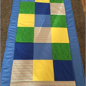 patchwork falvédő kockákból zöld, kék, sárga, Otthon & Életmód, Babaszoba, gyerekszoba, Falvédő gyerekszobába, Varrás, Patchwork, foltvarrás, MESKA