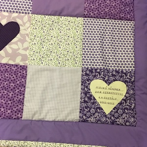 patchwork takaró lila szívecskékkel és felirattal, hengerpárna - otthon & lakás - lakástextil - ágytakaró - Meska.hu