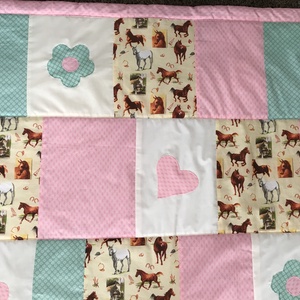 Patchwork falvédő, takaró ló, lovacska mintával - otthon & lakás - lakástextil - falvédő - Meska.hu Patchwork falvédő, takaró ló, lovacska mintával - otthon & lakás - lakástextil - falvédő - Meska.hu
