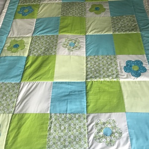 patchwork  takaró, falvédő, türkiz-zöld, virágmintával, Otthon & Életmód, Lakástextil, Felnőtt takaró, pléd, Varrás, Patchwork, foltvarrás, MESKA